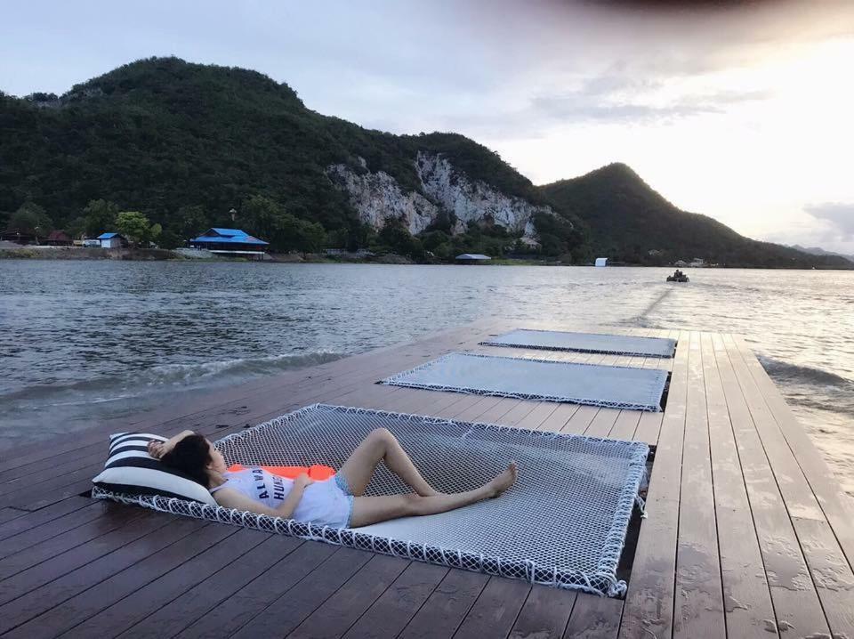 Blue Sky Raft At Kanchanaburi Hotel Екстериор снимка