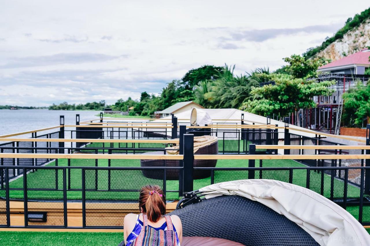 Blue Sky Raft At Kanchanaburi Hotel Екстериор снимка